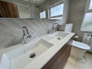 Family Bathroom- click for photo gallery